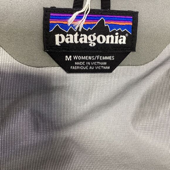 Patagonia Torrentshell 3L Rain Jacket in Red Recycled Nylon - Picture 7 of 10